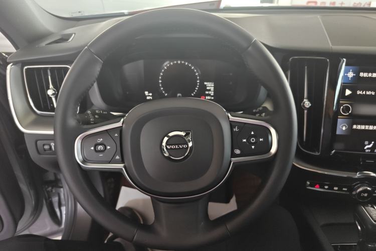 Used Volvo XC60 2021 T5 4x4 Smart Luxury Edition