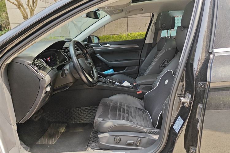 Used Volkswagen Magotan 2021 330TSI DSG 30th Anniversary Edition Left Front Seat