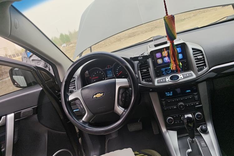 Used Chevrolet Captiva 2015 2.4L 4x4 Flagship Edition 7-Seater
