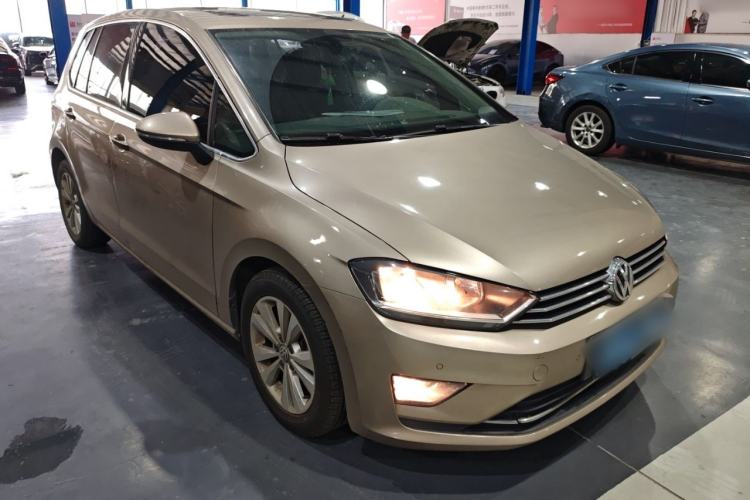 Used Volkswagen Golf Sportsvan 2016 180TSI Automatic Trend Model Front Right 45 Deg