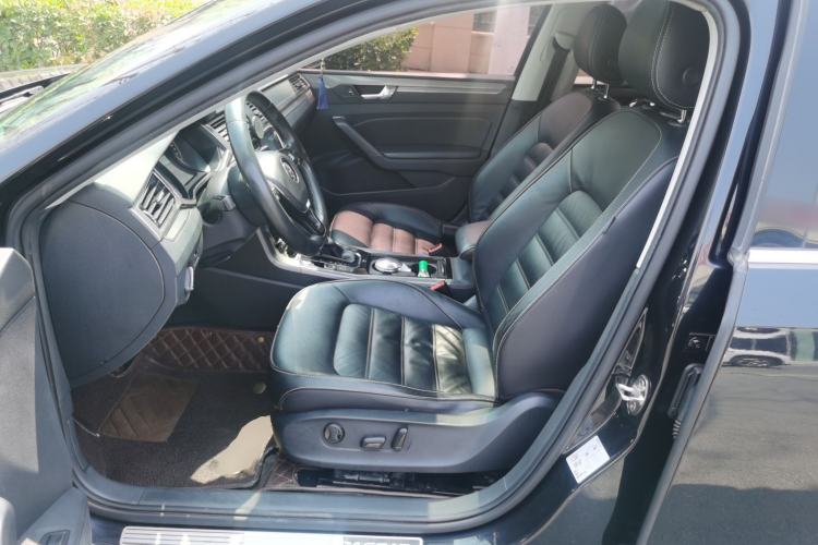 Used Volkswagen Passat 2017 330TSI DSG Luxury Edition Left Front Seat