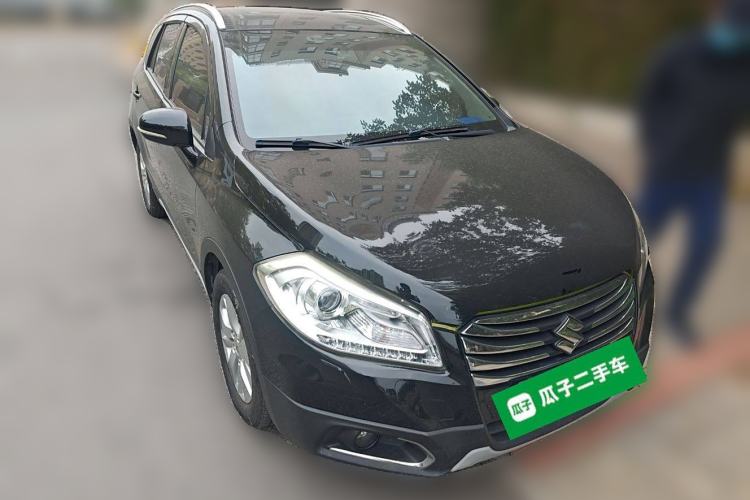 Used Suzuki S-Cross 2014 1.6L CVT Two-Wheel Drive Elite Version Front Right 45 Deg