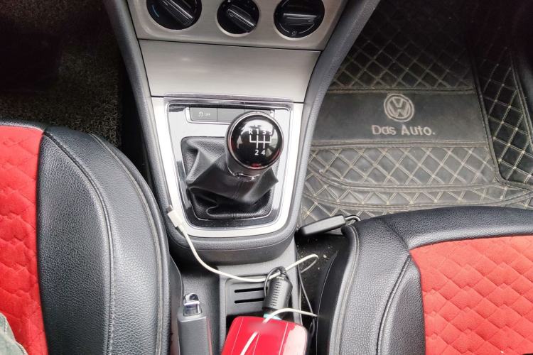 Used Volkswagen Lavida 2013 Restyled Classic 1.6L Manual Comfort Edition
