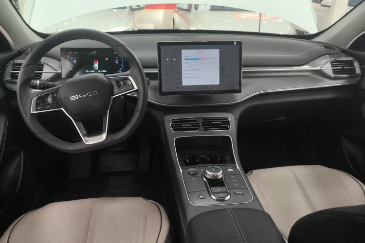 Used BYD Destroyer 05 2024 HONOR Edition DM-i 55KM Luxury Model Center Console