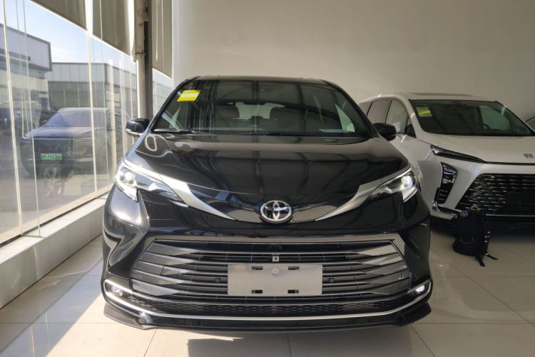 Used Toyota Sienna 2026 Model 2.5L Dual-Engine Four-Wheel-Drive Prestige Edition