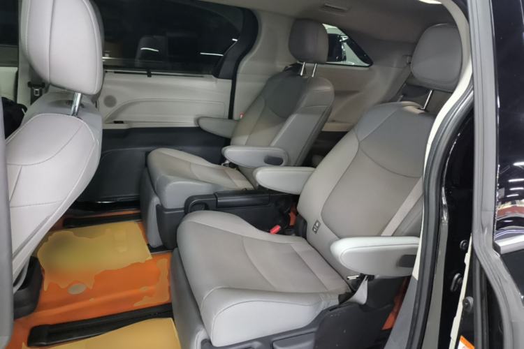 Used Toyota Granvia 2024 2.5L Hybrid Comfort Edition