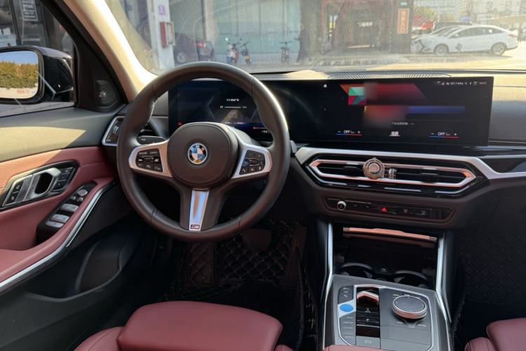 Used BMW i3 2023 eDrive 40 L Midnight Sports Package
