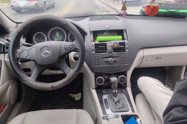 Used Mercedes-Benz C-Class 2010 C 180K Classic model Center Console