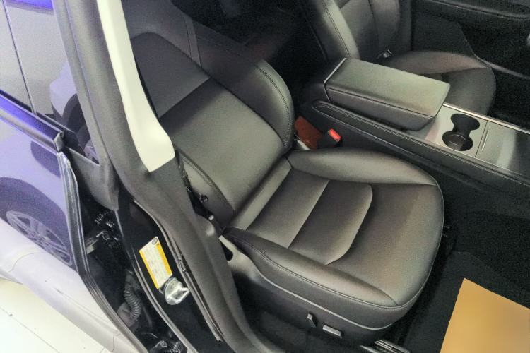 Used Tesla Model Y 2024 Rear-Wheel-Drive Version Right Front Seat