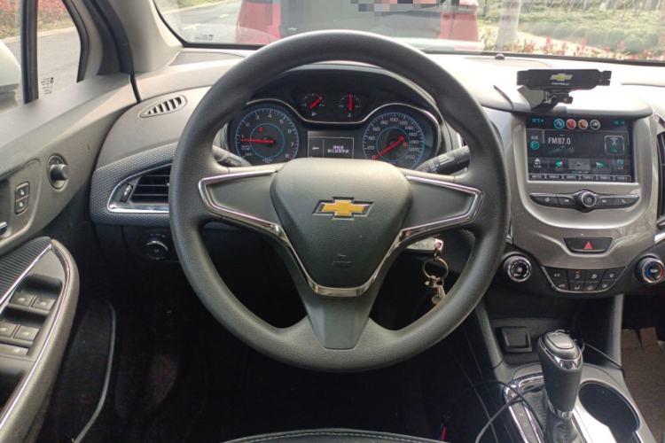 Used Chevrolet Cruze 2017 1.5L Automatic Pioneer Sunroof Edition