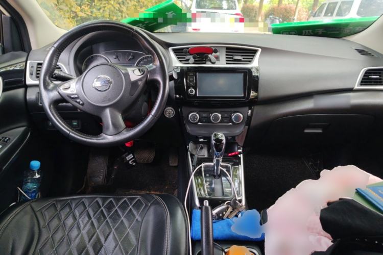 Used Nissan Sylphy 2018 1.6XV CVT Deluxe Edition Center Console