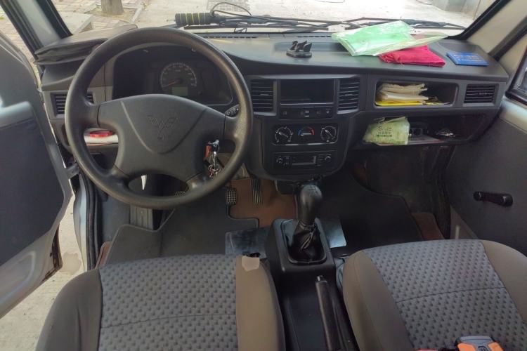 Used Wuling Zhiguang 2020 1.2L Practical Model China VI LSI Center Console