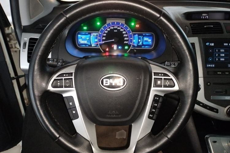 Used BYD S6 2013 Platinum Edition 2.4L Automatic Luxury Model