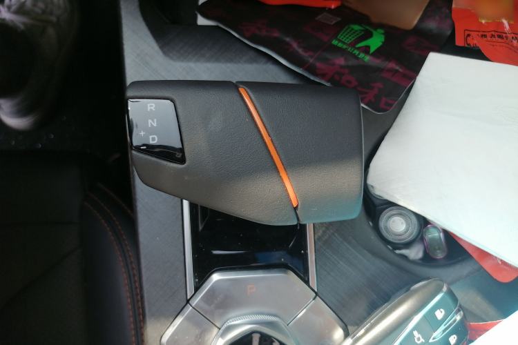 Used CHANGAN UNI-V 2024 1.5T Prestige Edition Gear Lever