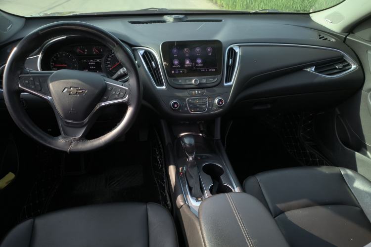 Used Chevrolet Malibu XL 2021 535T Automatic Sport Edition Center Console