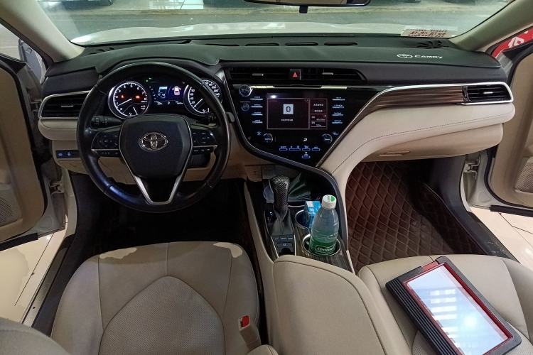 Used Toyota Camry 2019 2.5G Luxury Edition China VI Standard Center Console