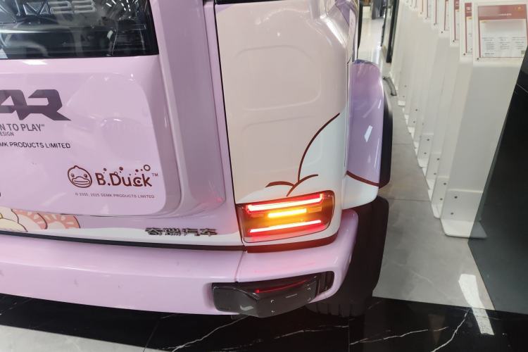 Used iCAR V23 2025 501 Four-Wheel Drive Intelligent Driving Version
