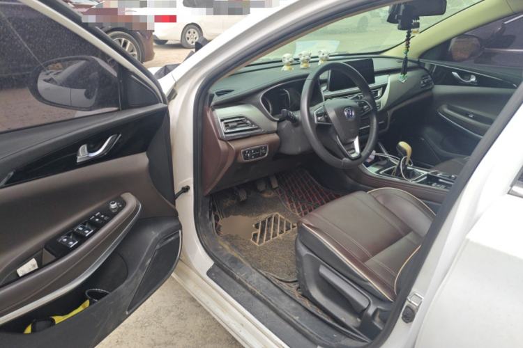 Used CHANGAN Raeton CC 2018 1.5T Manual Luxury Model China V Standard
