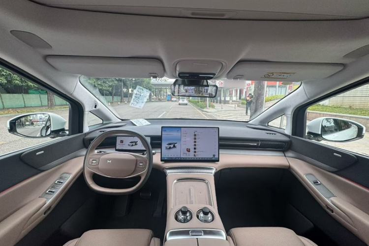 Used XPeng X9 2025 740 Ultra-Long Range Max
