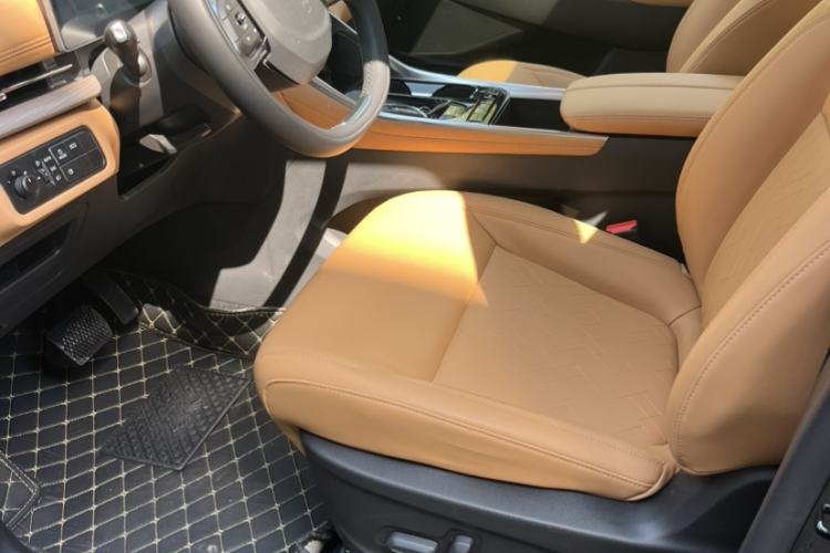 Used SAIC MAXUS G50 PHEV 2025 Leading Edition