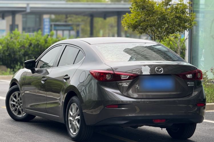 Used Mazda 3 Axela 2014 Sedan 1.5L Manual Comfort Model
