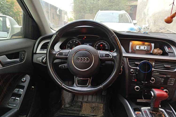Used Audi A4L 2015 35 TFSI Automatic Standard Model Steering Wheel