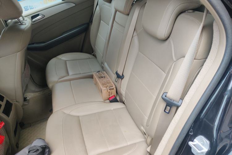 Used Mercedes-Benz M-Class 2015 ML 320 4MATIC Left Rear Seat