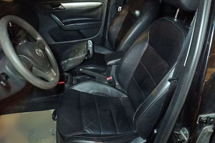 Used Volkswagen Lavida 2013 1.6L Automatic Comfort Edition Left Front Seat