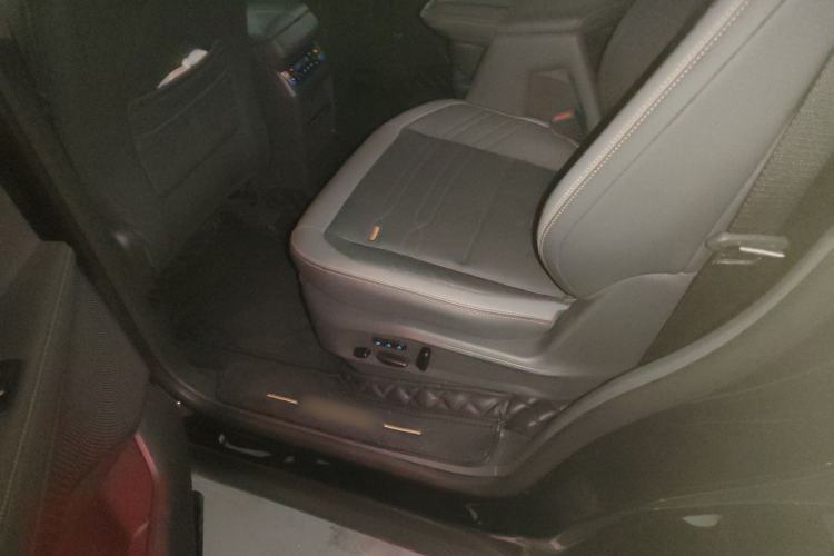 Used Ford Edge 2023 Ford Explorer L 2.0T EcoBoost Four-Wheel Drive 7-Seater Supreme Model Left Rear Seat