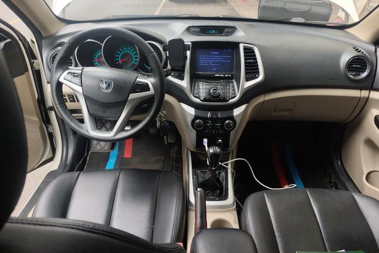 Used CHANGAN Eado 2014 1.6L Manual Luxury Model Center Console