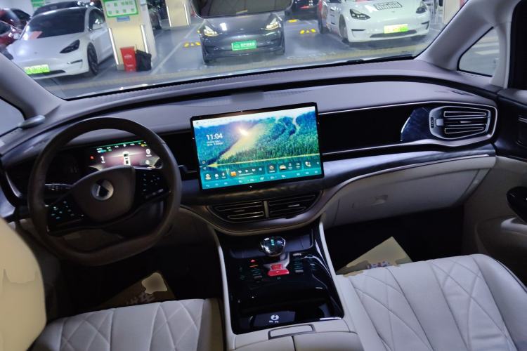 Used Denza D9 2023 DM-i 965 Luxury Model