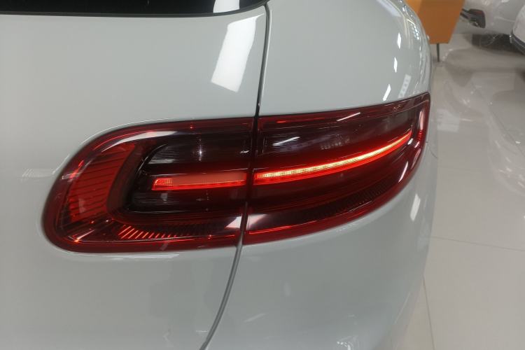 Used Porsche Macan 2017 Macan 2.0T Right Rear Taillight