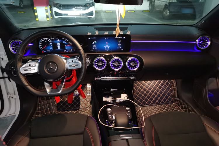 Used Mercedes-Benz CLA 2022-Year Updated CLA 200 Center Console