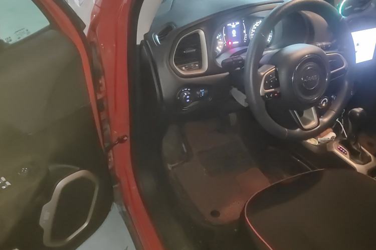 Used Jeep Renegade 2017 180T Automatic High-Energy Version Driver Seat