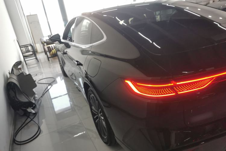 Used Geely Galaxy Galaxy 8 2025 130km EM-i Prestige Edition