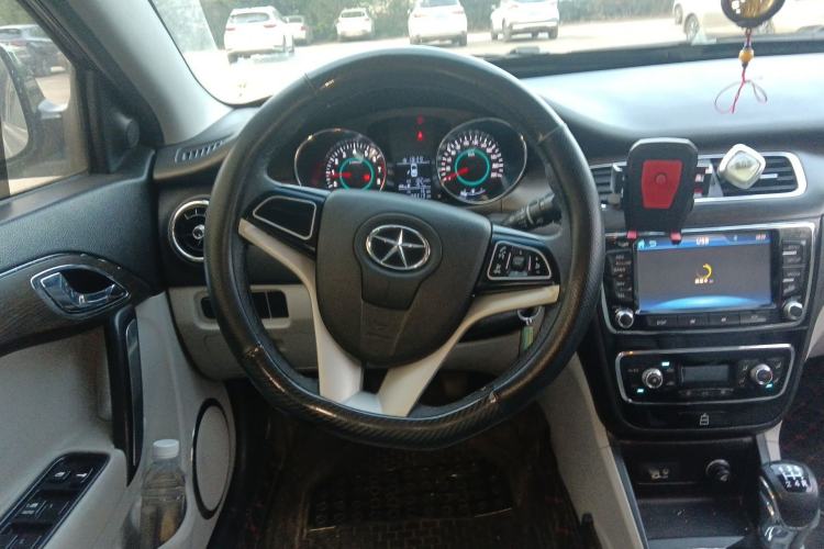 Used JAC Group Heyue 2014 1.5L Manual Luxury Version China IV Standard Steering Wheel