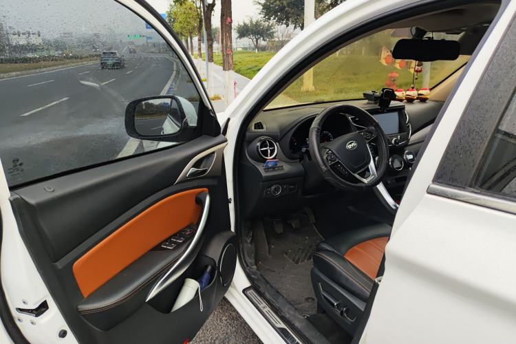 Used BYD Song 2016 1.5TI Manual Luxury Model
