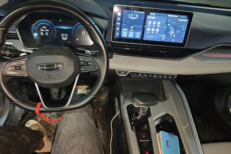 Used Geely Auto Preface 2023 2.0TD Prestige Version Center Console