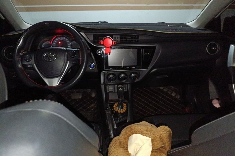 Used Toyota Levin 2017 1.2T V CVT Luxury Edition Center Console