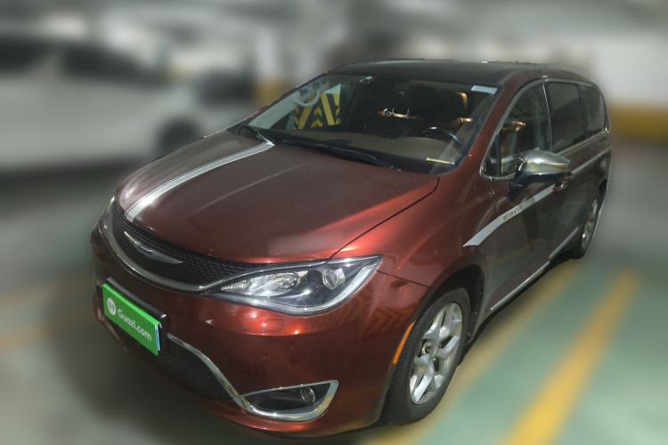 Used Chrysler Grand Voyager 2017 3.6L Premium Edition