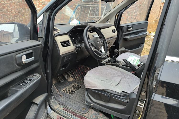 Used Wuling Hongguang PLUS 2019 1.5T Manual Luxury 7-Seater