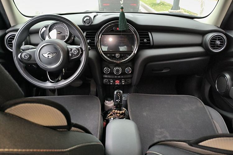 Used MINI 2018 1.5T ONE PLUS Five-Door Edition Center Console