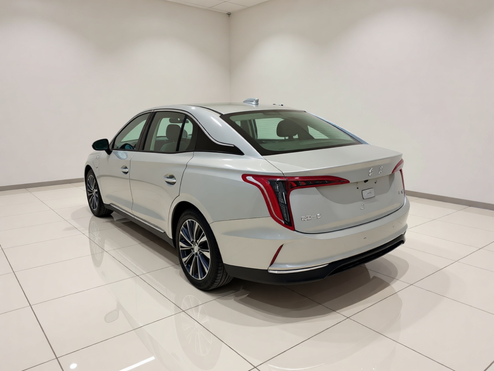 Hongqi E-QM5 2023 620km PLUS — снимка 4