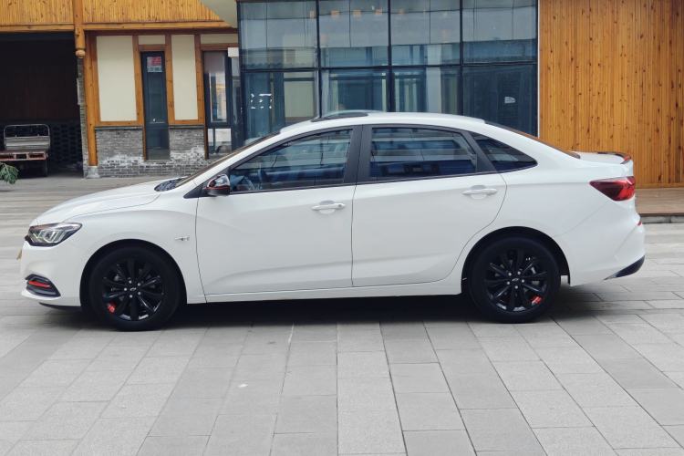 Used Chevrolet Monza 2020 Light Hybrid Redline 320T Dual-Clutch Thrilling Edition