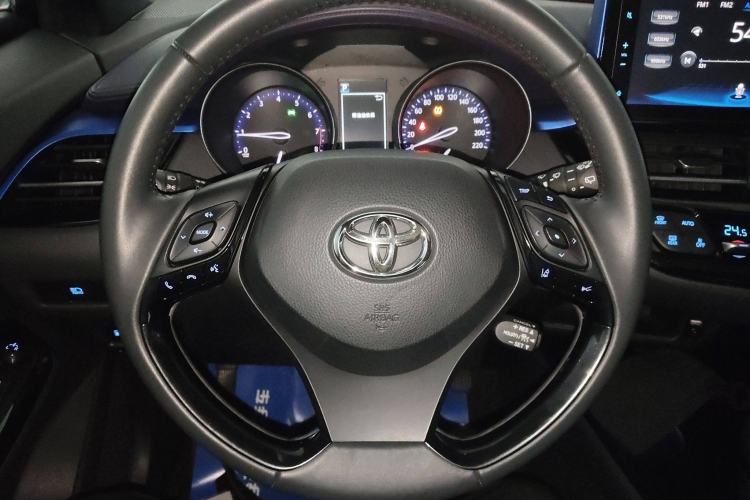 Used Toyota C-HR 2018 2.0L Luxury Sunroof Version China VI Standard Steering Wheel