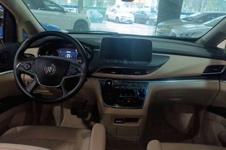 Used Buick GL8 2023 Facelifted Land Cruiser Executive Luxury Version