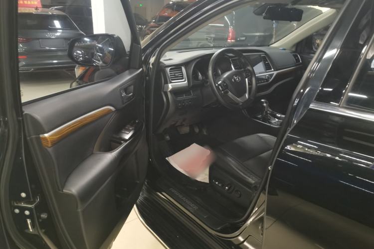 Used Toyota Highlander 2018 2.0T Four-Wheel Drive Luxury Version 7 Seats China VI Standard
