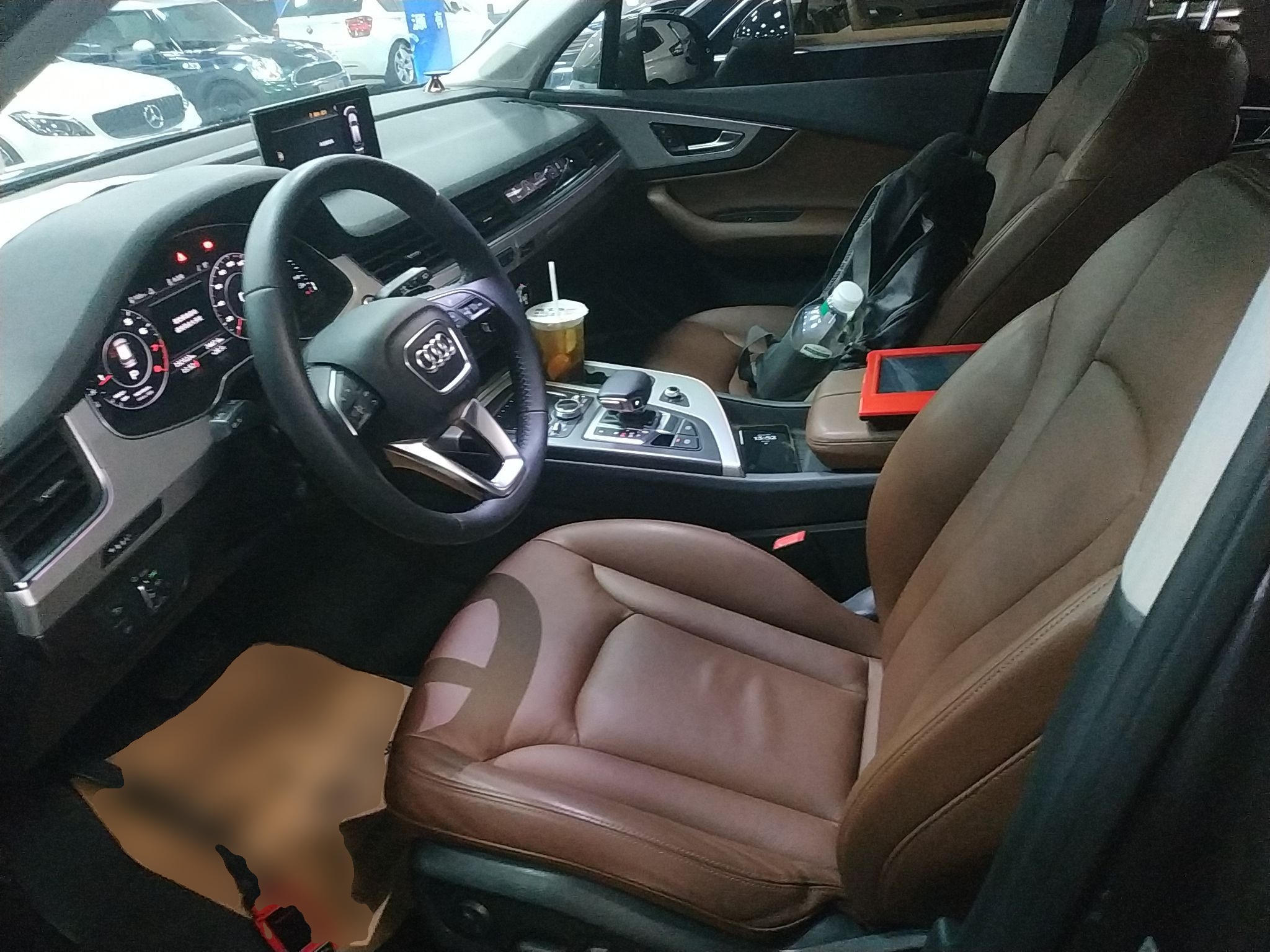 Переднее сиденье в автомобиле