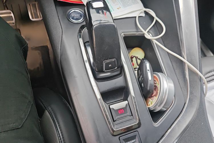 Used Peugeot 4008 2017 350THP Elite Edition Gear Lever