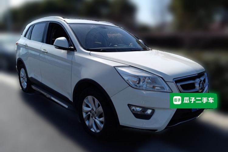 Used BAIC Senova X65 2015 2.0T automatic comfort version Front Right 45 Deg